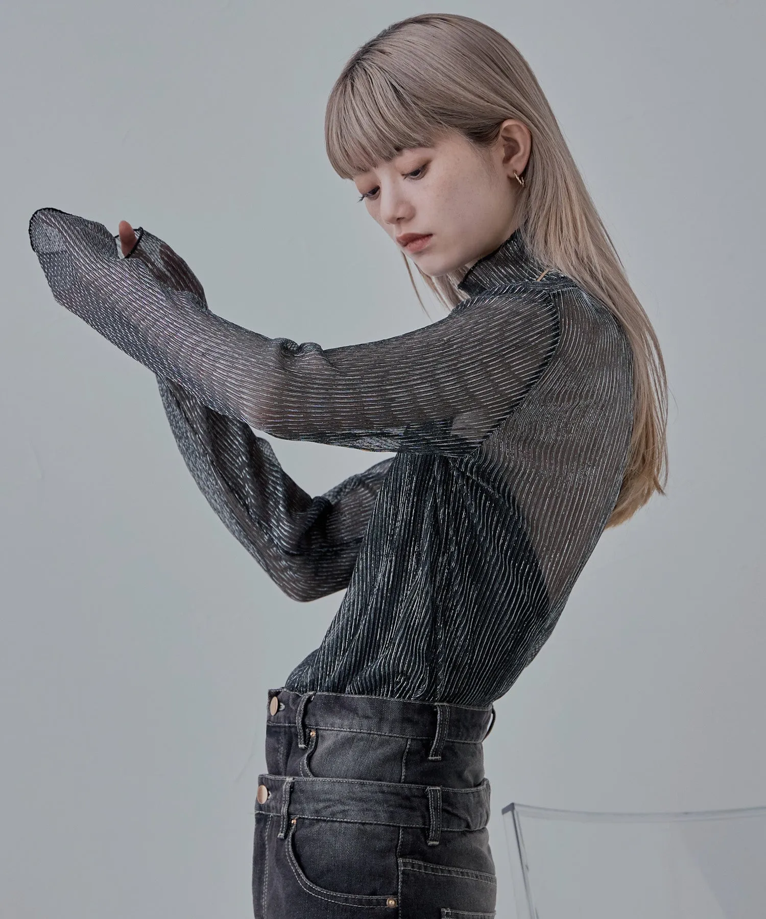 Lame sheer pleats high-neck tops