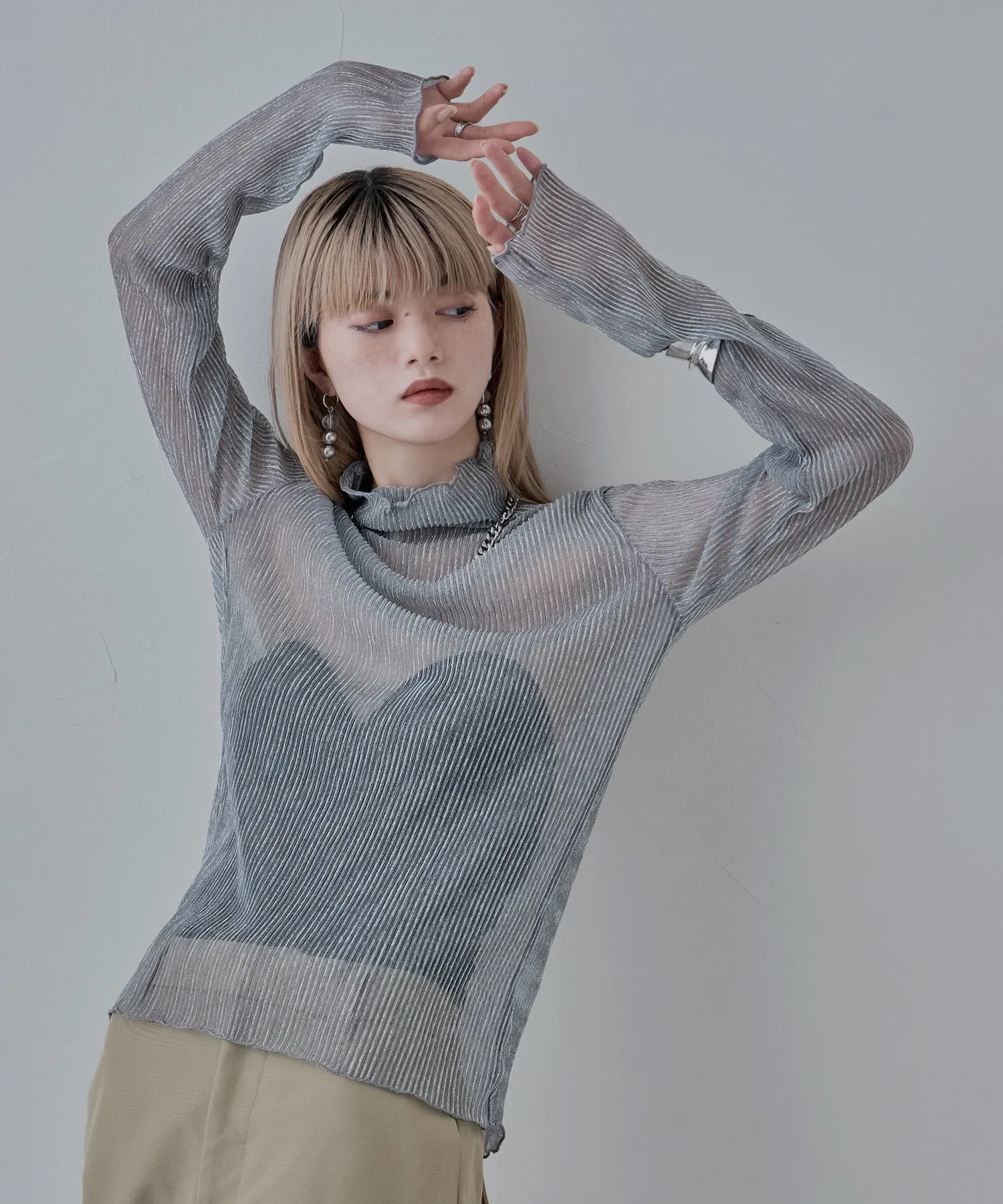 Lame sheer pleats high-neck tops