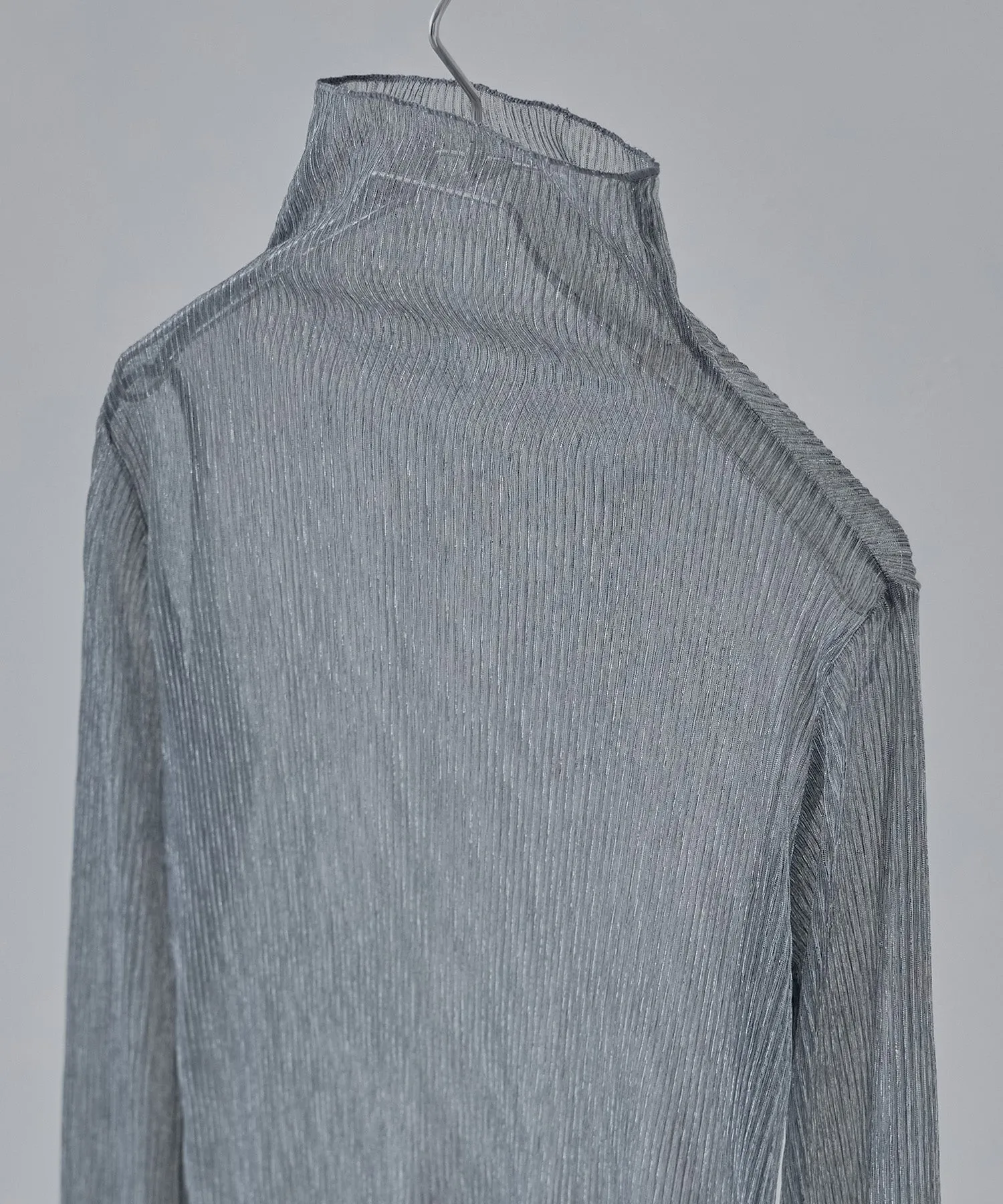 Lame sheer pleats high-neck tops