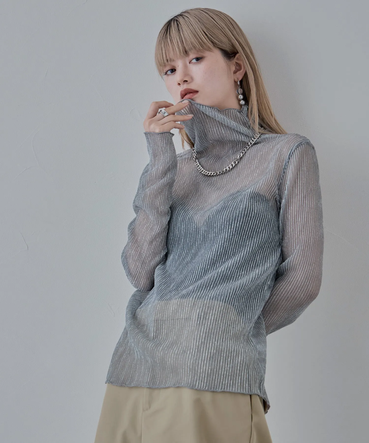 Lame sheer pleats high-neck tops