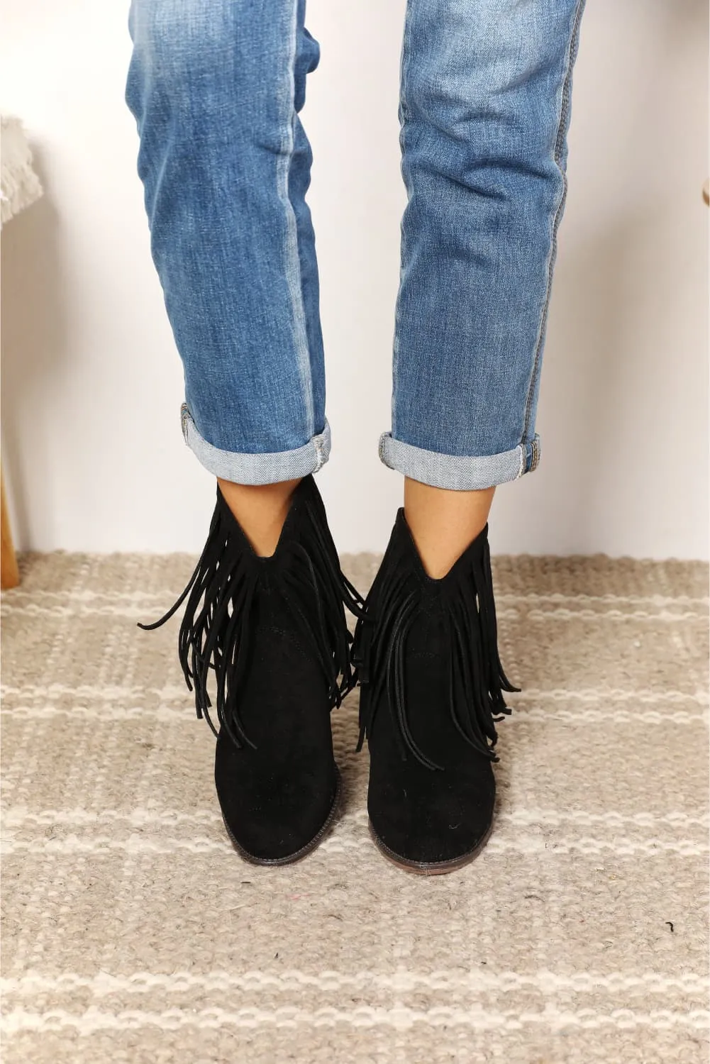 Wild West Chic: Legend Women's Fringe Cowboy Western Ankle Boots